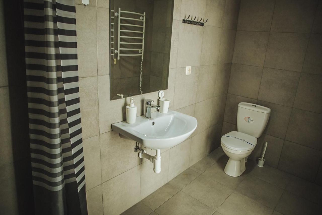 Alina Hotel & Hostel Uzhhorod Exterior photo