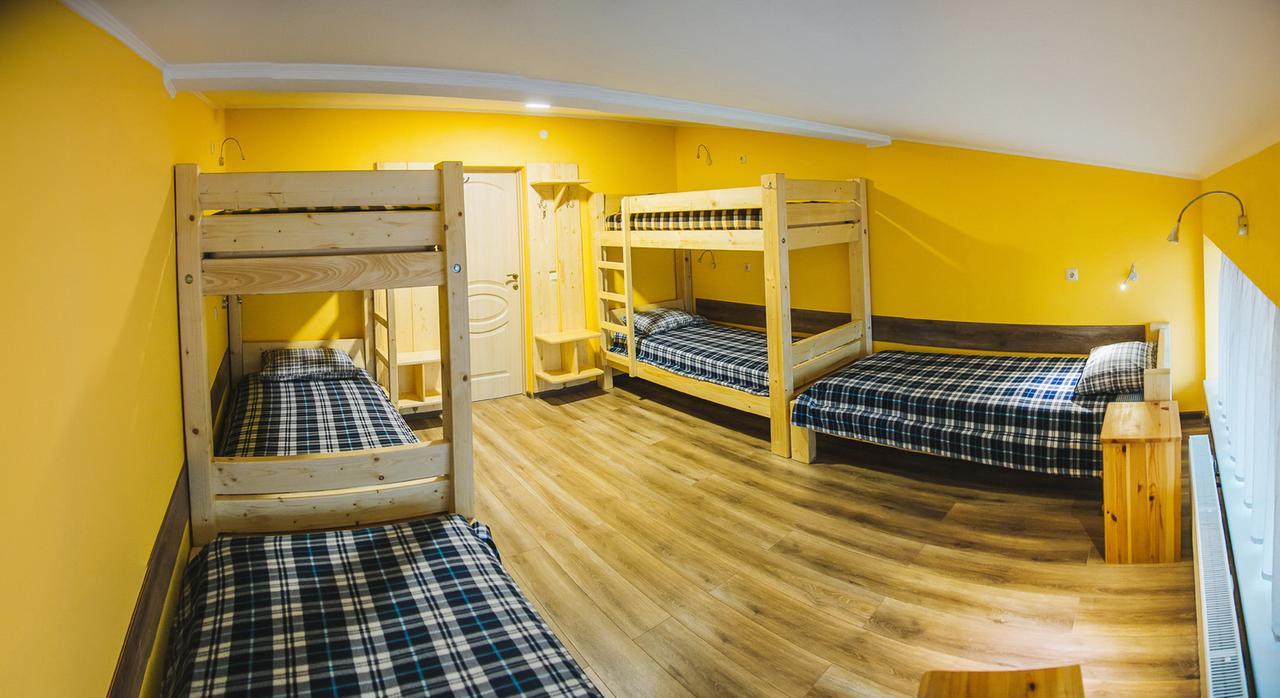Alina Hotel & Hostel Uzhhorod Exterior photo